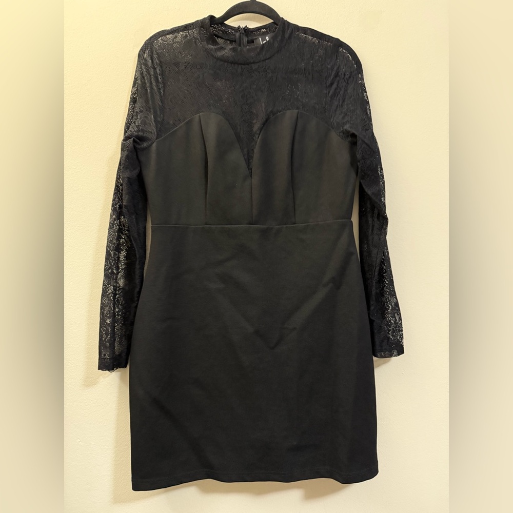 Lulu’s Kiss on the First Date Lace Long Sleeve Mini Dress in Black - L‎